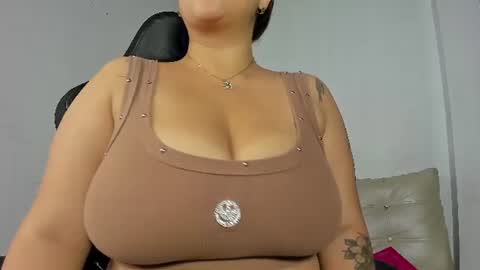 Laura  Onlyfans   40OFF online show from 07.15.26