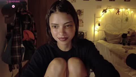 Snapshot of prettyrare chatting on 07.26.26 Juli online show from 07.26.26