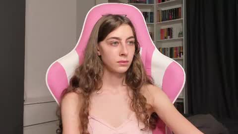 Snapshot of prettysomething chatting on 06.27.26 Sophie next stream will be at Monday i will wait you guys online show from 06.27.26
