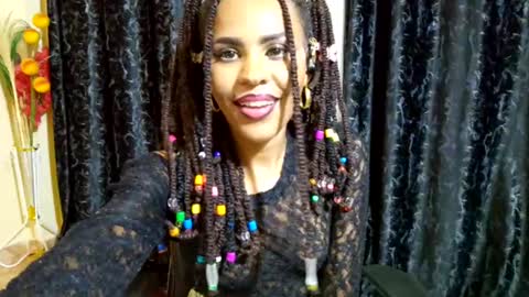 Snapshot of priceless_sexy chatting on 12.28.24 priceless_sexy online show from 12.28.24