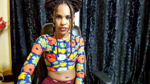 Snapshot of priceless_sexy chatting on 02.23.25 priceless_sexy online show from 02.23.25