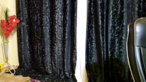 Snapshot of priceless_sexy chatting on 03.05.25 priceless_sexy online show from 03.05.25