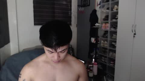 Snapshot of princeadrianx chatting on 05.08.26 Prince Adrian online show from 05.08.26