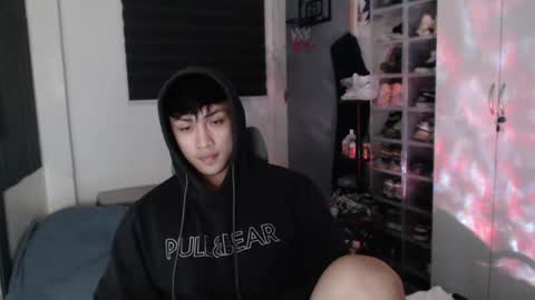 Snapshot of princeadrianx chatting on 06.08.26 Prince Adrian online show from 06.08.26