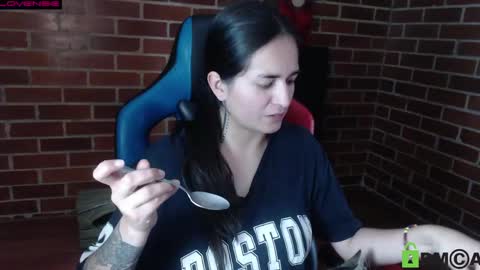 Snapshot of princesa_leia_zathur chatting on 04.24.26 Leia online show from 04.24.26