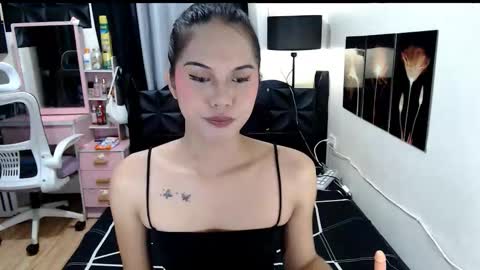 Snapshot of princess_018 chatting on 10.21.25 Shane online show from 10.21.25