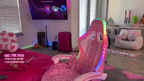 Cece  NEXT LIVESTREAM -- DEC. 4th  7 PM CST online show from 11.06.25