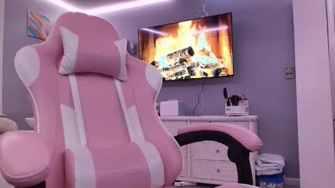 Snapshot of princesselysia99 chatting on 01.31.26 Princess Elysia online show from 01.31.26