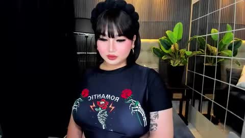 Snapshot of princesshugecummer chatting on 02.17.25 Astrid Ley online show from 02.17.25