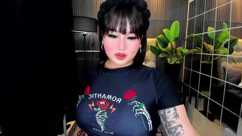 Snapshot of princesshugecummer chatting on 02.17.25 Astrid Ley online show from 02.17.25