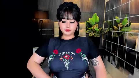 Snapshot of princesshugecummer chatting on 03.10.25 Astrid Ley online show from 03.10.25