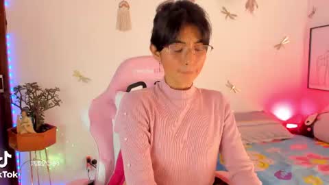 Snapshot of princessluna_14 chatting on 06.25.26 princessluna_14 online show from 06.25.26