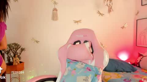 Snapshot of princessluna_14 chatting on 07.12.26 princessluna_14 online show from 07.12.26