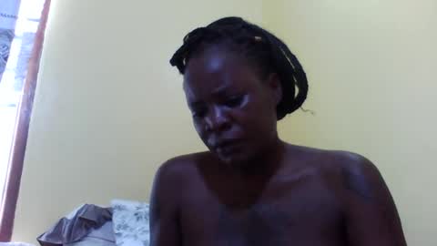 Snapshot of princessmiles2 chatting on 06.19.26 phelly online show from 06.19.26