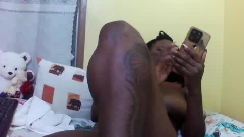 Snapshot of princessmiles2 chatting on 07.05.26 phelly online show from 07.05.26