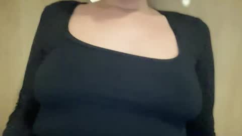 Snapshot of princesss99495055 chatting on 09.27.25 PureLust Couple online show from 09.27.25