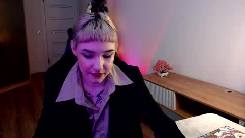 18 y.o online show from 02.13.25