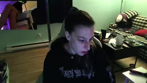 Snapshot of princesstyff chatting on 09.22.25 Tyff et Blast online show from 09.22.25