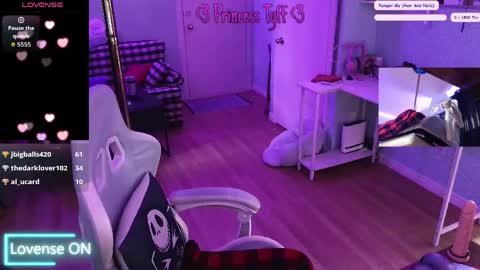 Snapshot of princesstyff chatting on 05.11.26 Tyff et Blast online show from 05.11.26