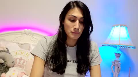 Snapshot of prinxessally chatting on 01.07.25 Prinxessally online show from 01.07.25