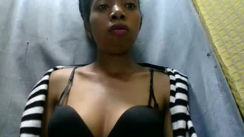 Snapshot of prisca880319 chatting on 05.16.26 prisca880319 online show from 05.16.26