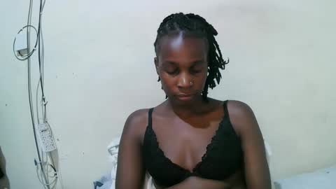 pritty_amber online show from 04.07.26