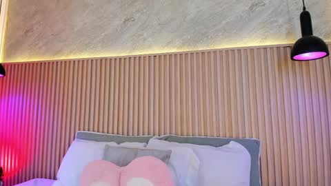 Profana Red online show from 04.12.26