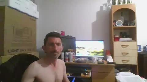 Snapshot of prosexualny chatting on 04.25.26 Mariusz online show from 04.25.26