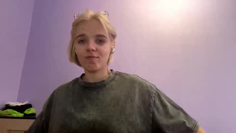 Scarlet online show from 12.21.25