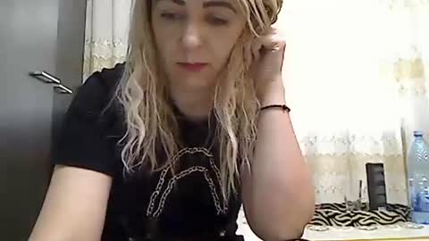 Snapshot of pryncess_sweety chatting on 10.27.25 Pryncess sweety online show from 10.27.25