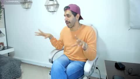 Snapshot of puch16 chatting on 10.02.25 Diego online show from 10.02.25