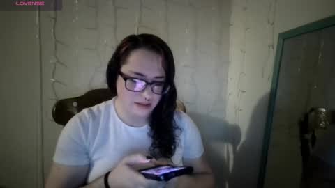 Snapshot of puddlessjersey chatting on 02.11.26 Drowning Puddles online show from 02.11.26