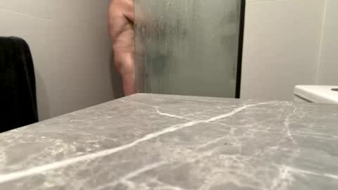 Snapshot of puffiest chatting on 11.15.25 puffiest online show from 11.15.25