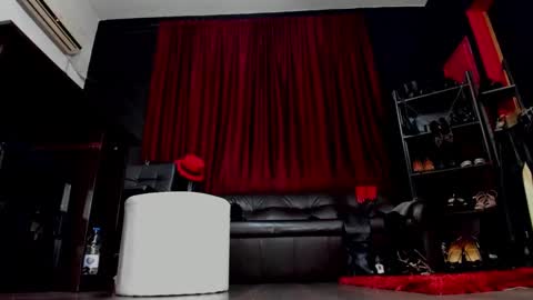 Snapshot of puffy_love chatting on 02.21.25 MissPuffyLove online show from 02.21.25