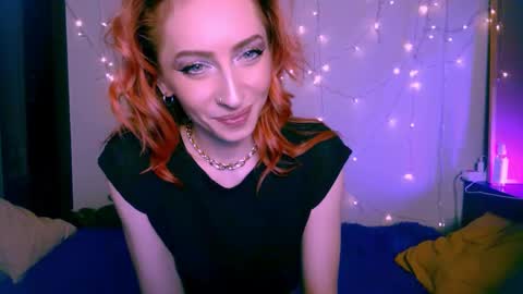 Snapshot of pufpufog chatting on 12.22.24 EsteticHouse online show from 12.22.24