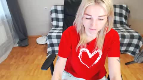 Polly online show from 02.14.25