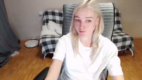 Snapshot of puma_ma chatting on 02.15.26 Polly online show from 02.15.26