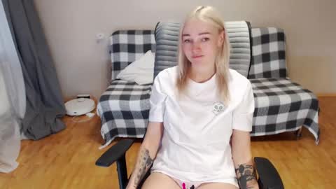 Snapshot of puma_ma chatting on 02.19.26 Polly online show from 02.19.26