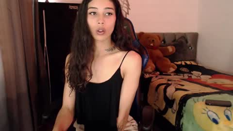 Snapshot of pupi_wolf chatting on 10.22.25 Cris online show from 10.22.25