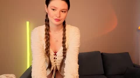 Snapshot of puree_eva chatting on 06.17.26 Eva online show from 06.17.26