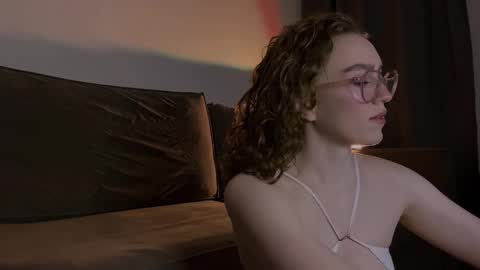 Marie online show from 02.19.25