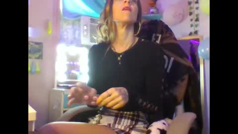 Snapshot of purple2staythnxxx chatting on 09.29.25 Purple2StayThnxxx online show from 09.29.25