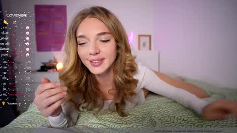 Snapshot of purple_baby chatting on 01.12.25 Sasha  wait you here 6 of November. will celebrate my B- day online show from 01.12.25