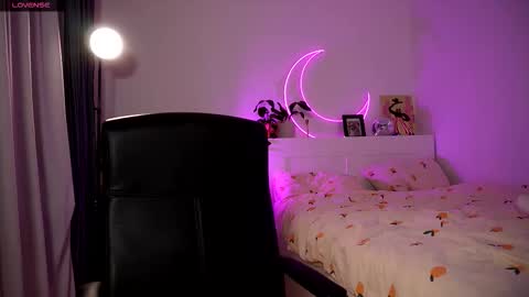 Snapshot of purple_baby chatting on 10.05.25 Sasha  wait you here 6 of November. will celebrate my B- day online show from 10.05.25