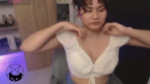 Snapshot of pussycat420_ chatting on 04.27.26 Mari online show from 04.27.26