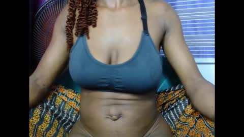 Snapshot of pussyispinkx chatting on 11.17.25 pussyispinkx online show from 11.17.25