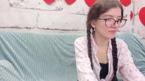 pussykatt_girl online show from 03.06.25