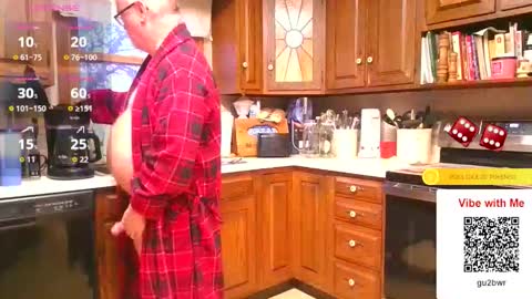 Snapshot of pussylover1365 chatting on 03.15.26 pussylover1365 online show from 03.15.26