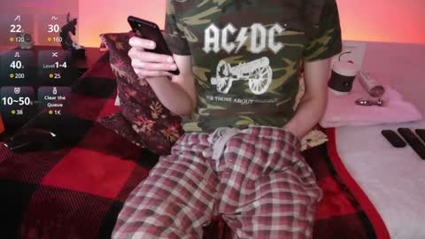 Snapshot of pussylover2182 chatting on 01.07.25 pussylover2182 online show from 01.07.25