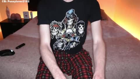 Snapshot of pussylover2182 chatting on 10.03.25 pussylover2182 online show from 10.03.25
